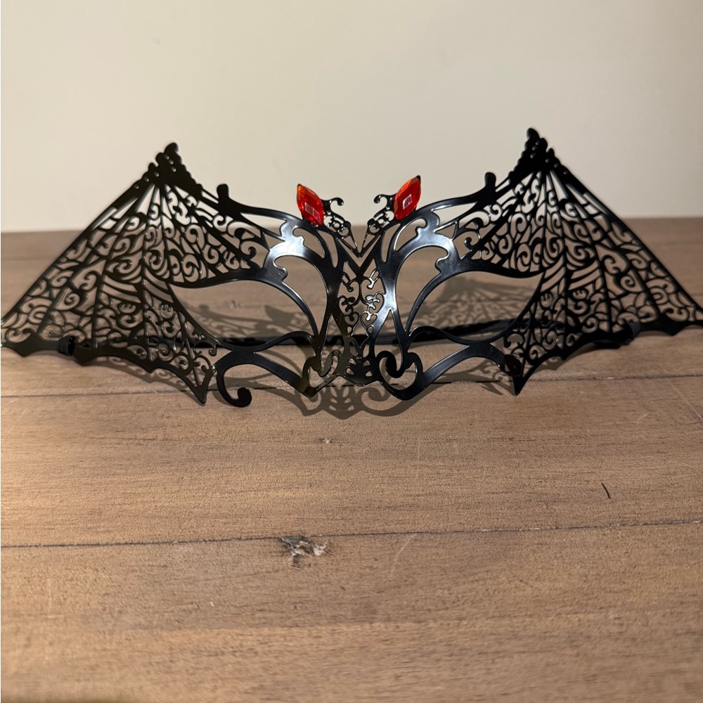 💸CLEARANCE 4/$15💸 Black and Red Bat Wing Mask + Belt